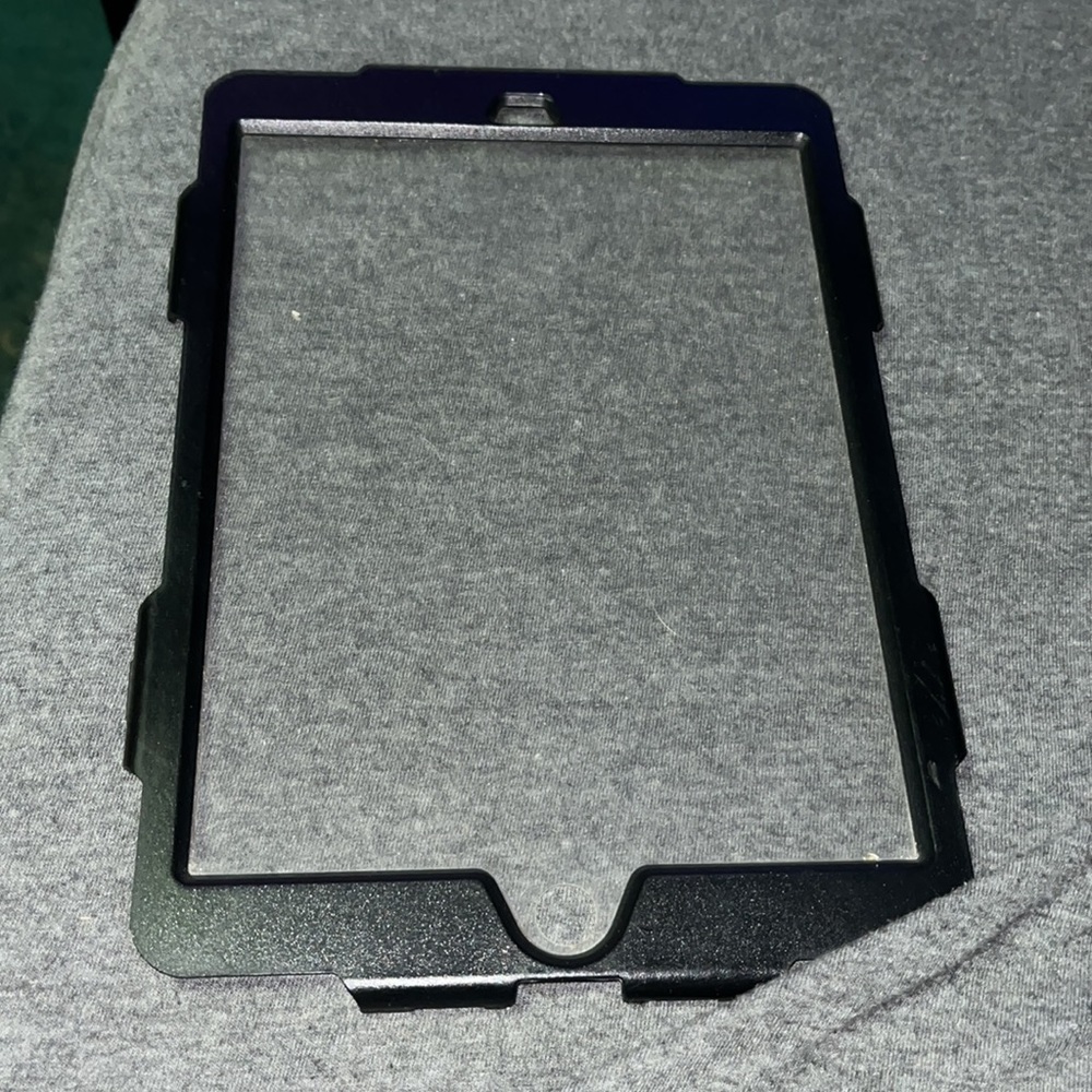 !SOLD! Apple iPad 8th Generation 32GB Wi-Fi + Cellular Capability - Picture 3 of 5